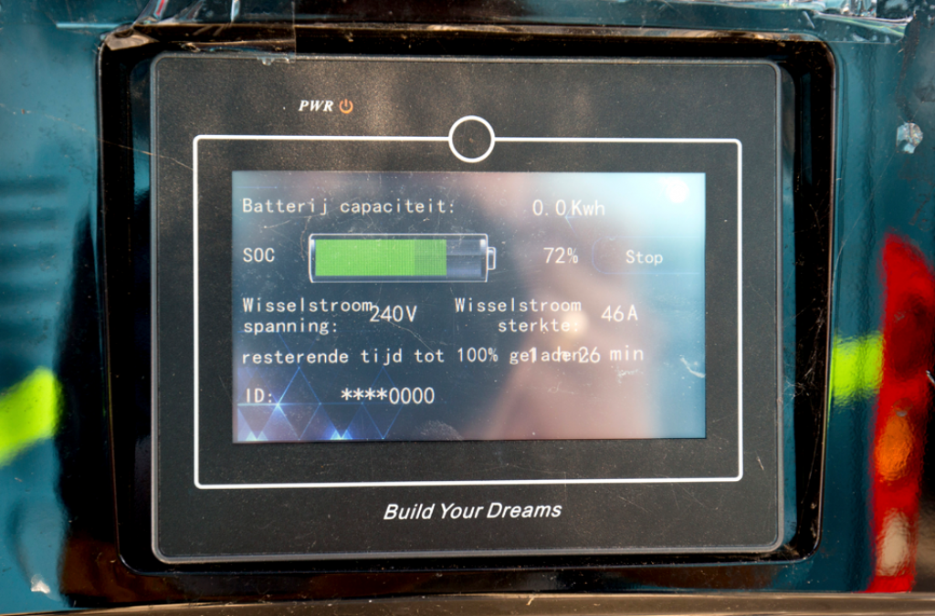 Groene-bussen-Batenburg-tanken