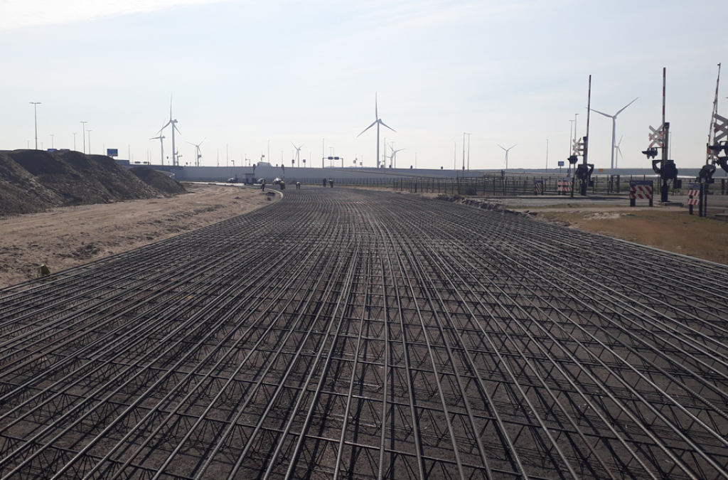 Basis-bij de -Maasvlakte