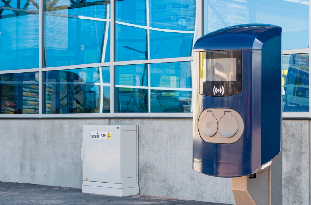 Laadpaal-bij-de-Bosrand