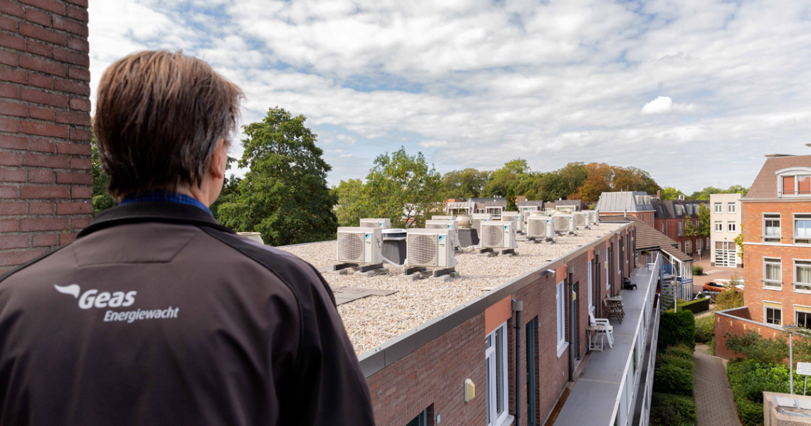 Warmtepompen-tillen-dit-complex-naar-label-A