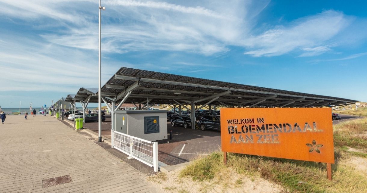 Parkeren-onder-zonnepanelen-in-Zonnepark-Carport-Bloemendaal